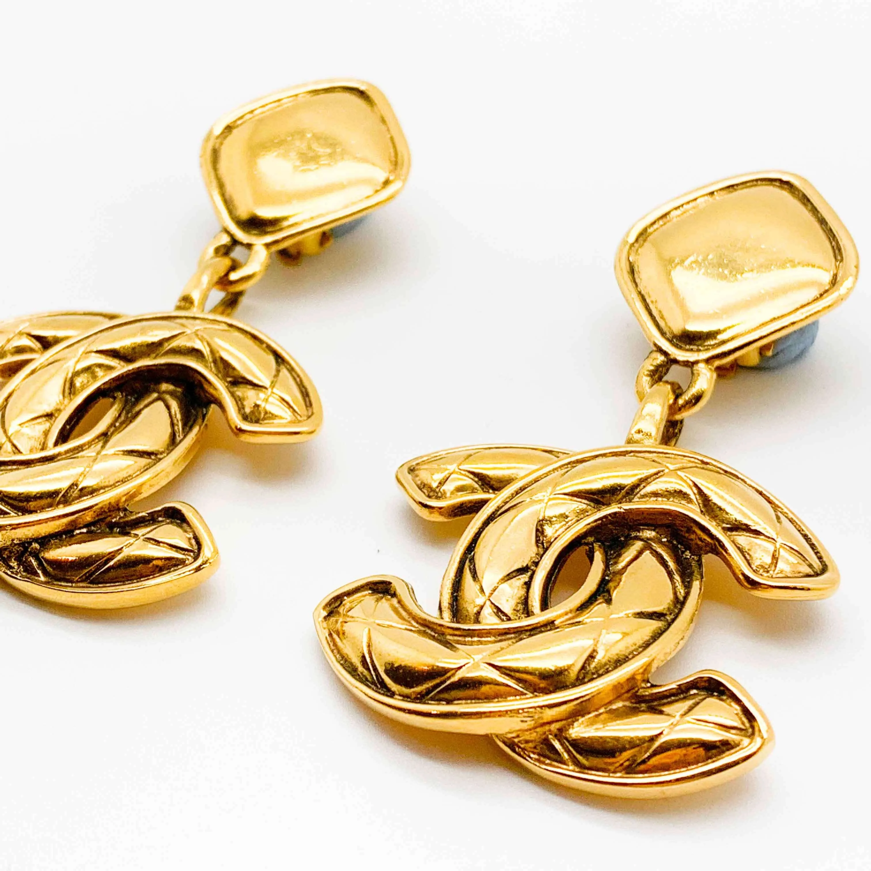 1980 Vintage Chanel double CC logo matelasse quilted gold plated clip on earrings