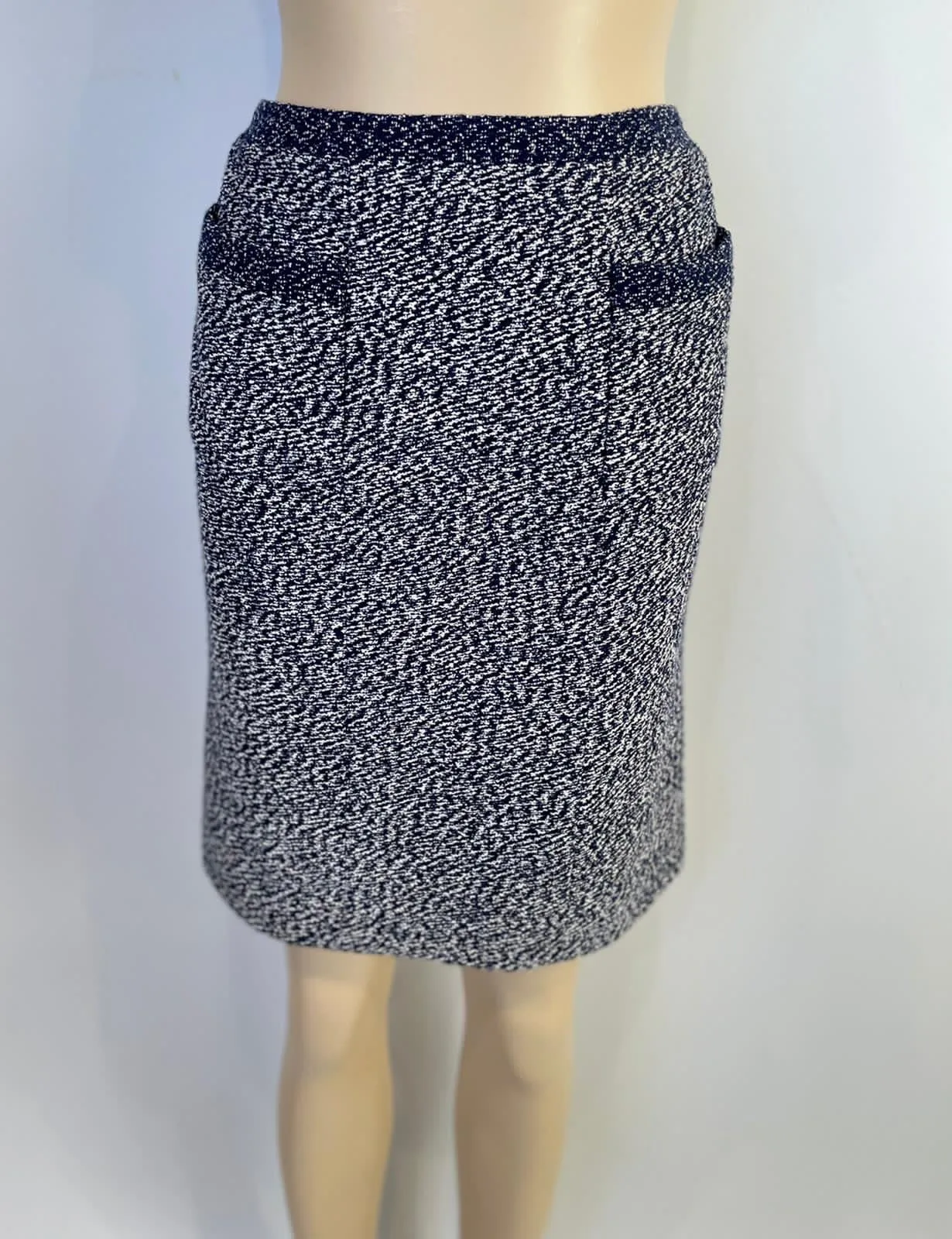 97C, 1997 Cruise Chanel Vintage Navy and White Tweed Skirt FR 38 US 6