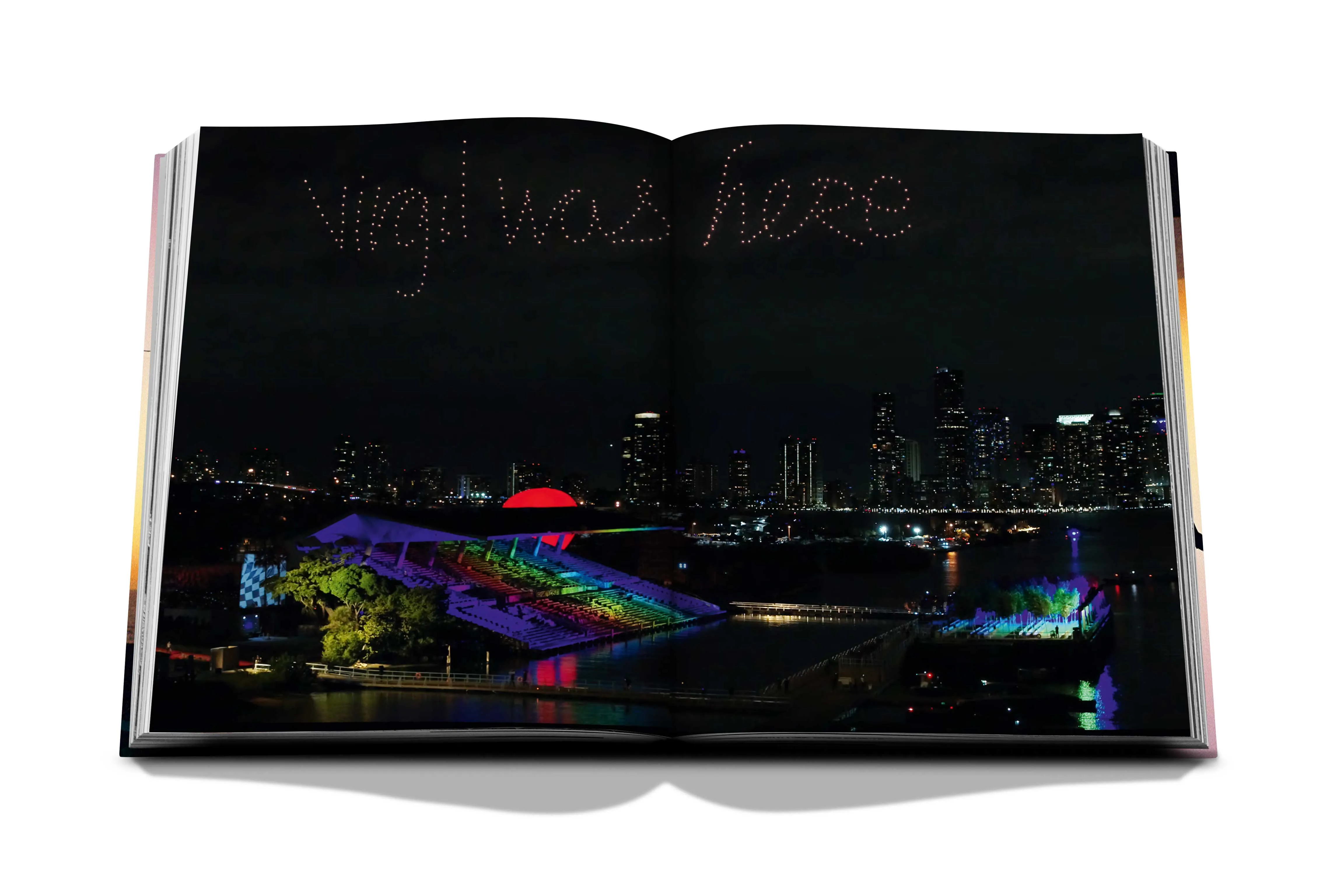 ASSOULINE Louis Vuitton: Virgil Abloh (Ultimate Edition) by Anders Christian Madsen