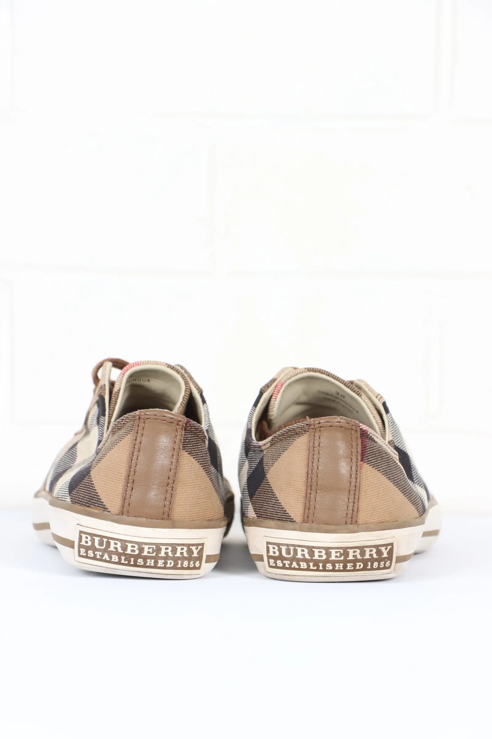 BURBERRY Nova Check Canvas Low Sneakers (39)