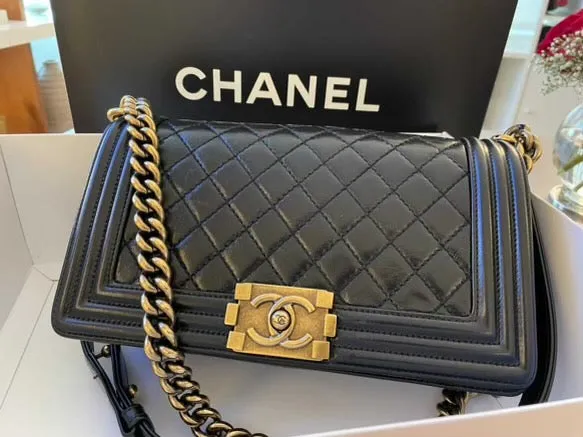 Chanel le boy bag