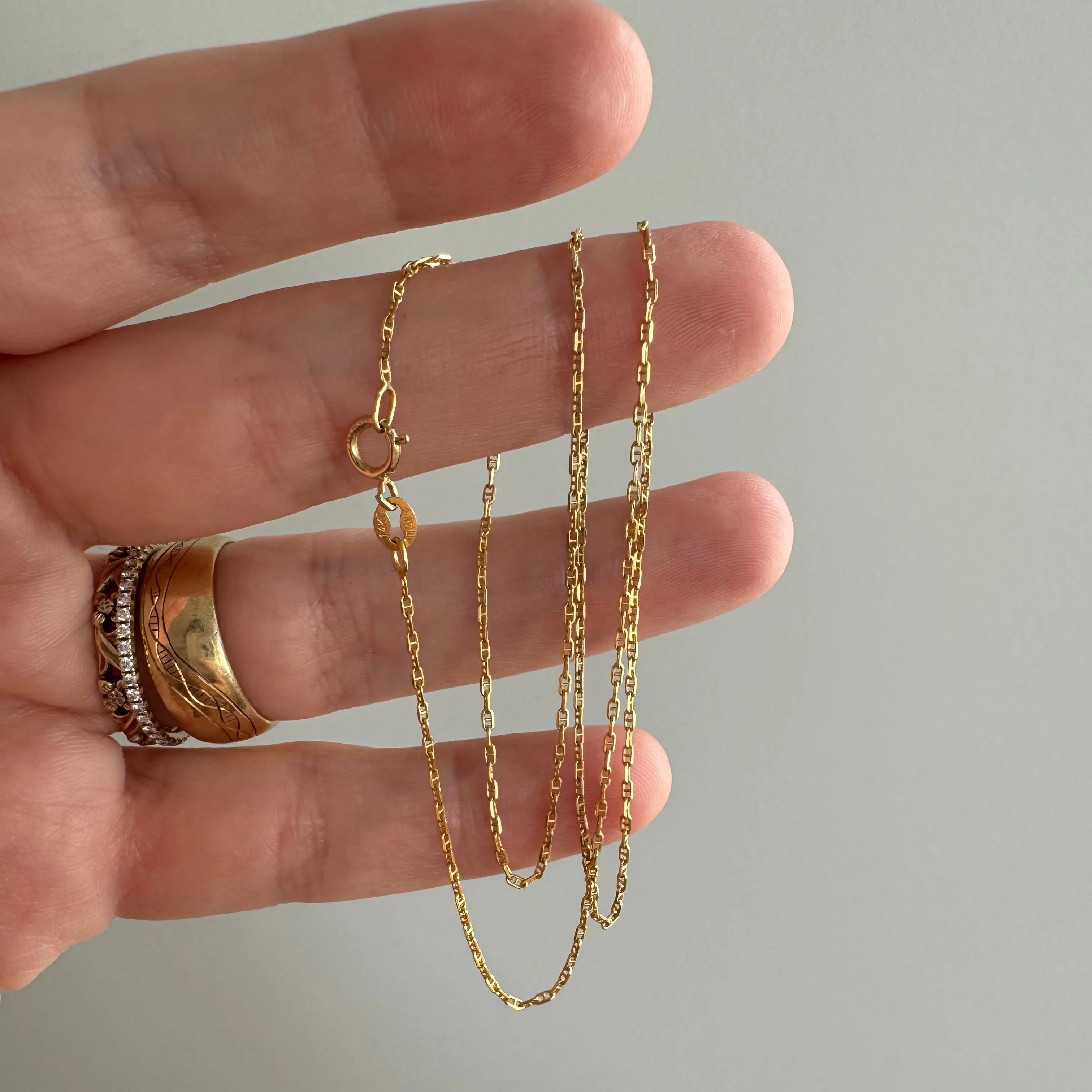 V I N T A G E // dainty anchor / 14k yellow gold dainty mariner anchor link chain / 16